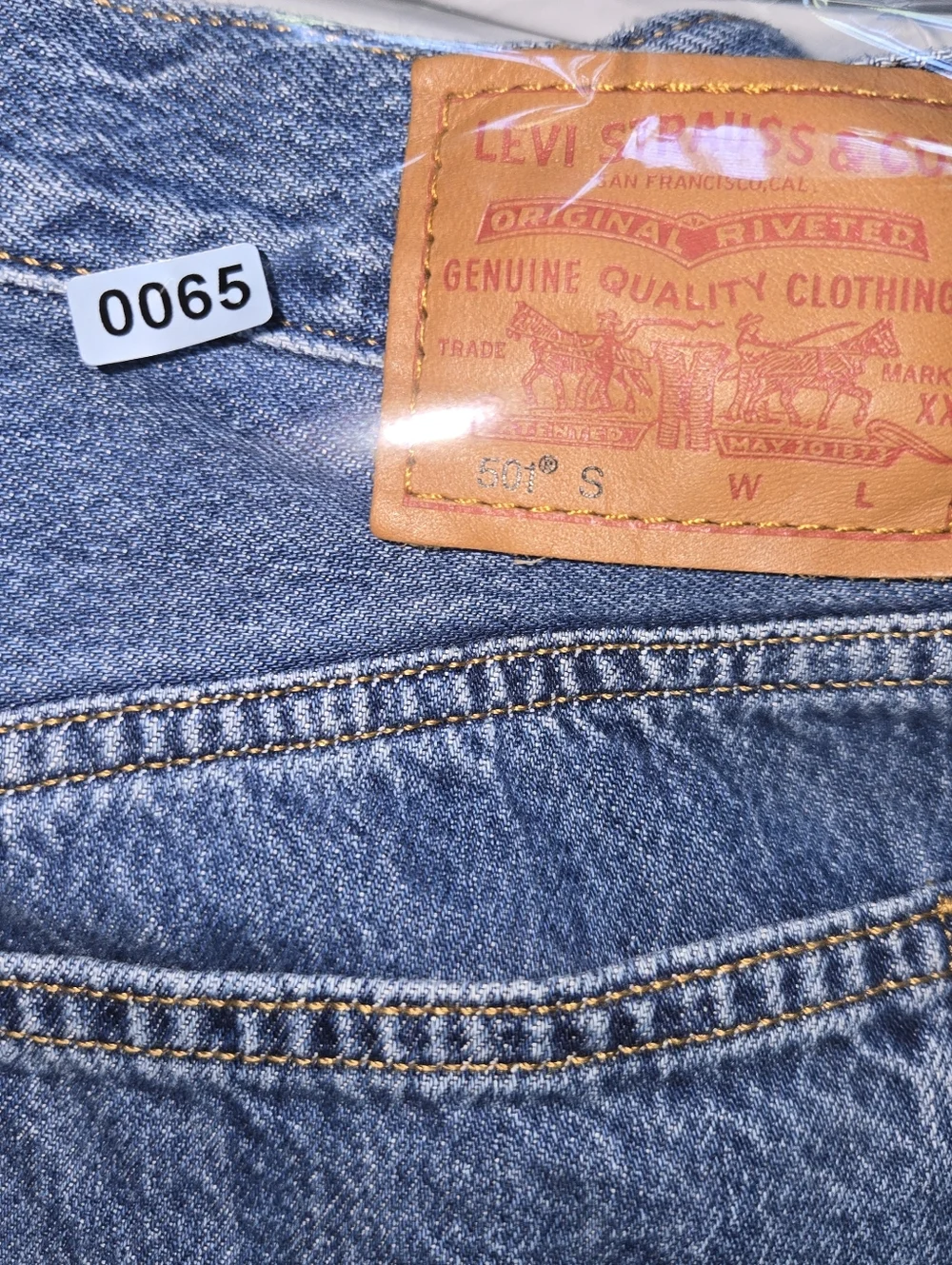 LEVI'S Straight Skinny Jeans in Dark Blue with Distressed Womens Size 4